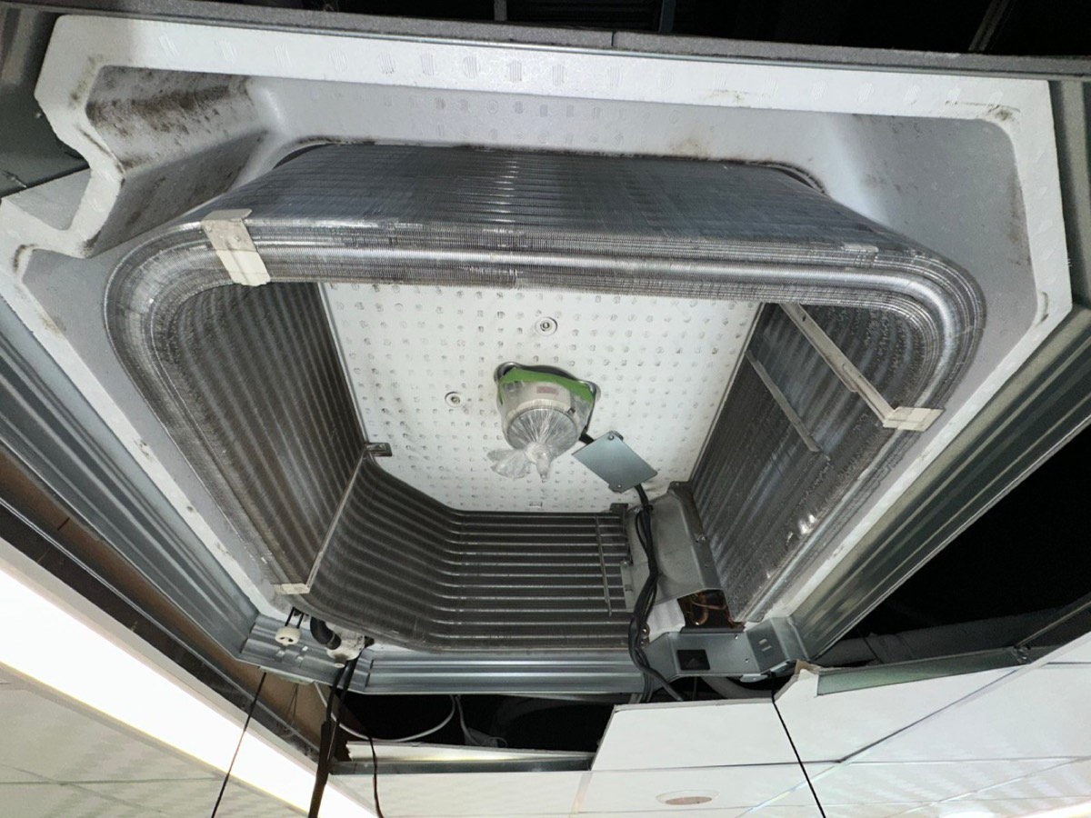 台中洗冷氣 冷淨億點 吸頂式冷氣全機拆洗實況