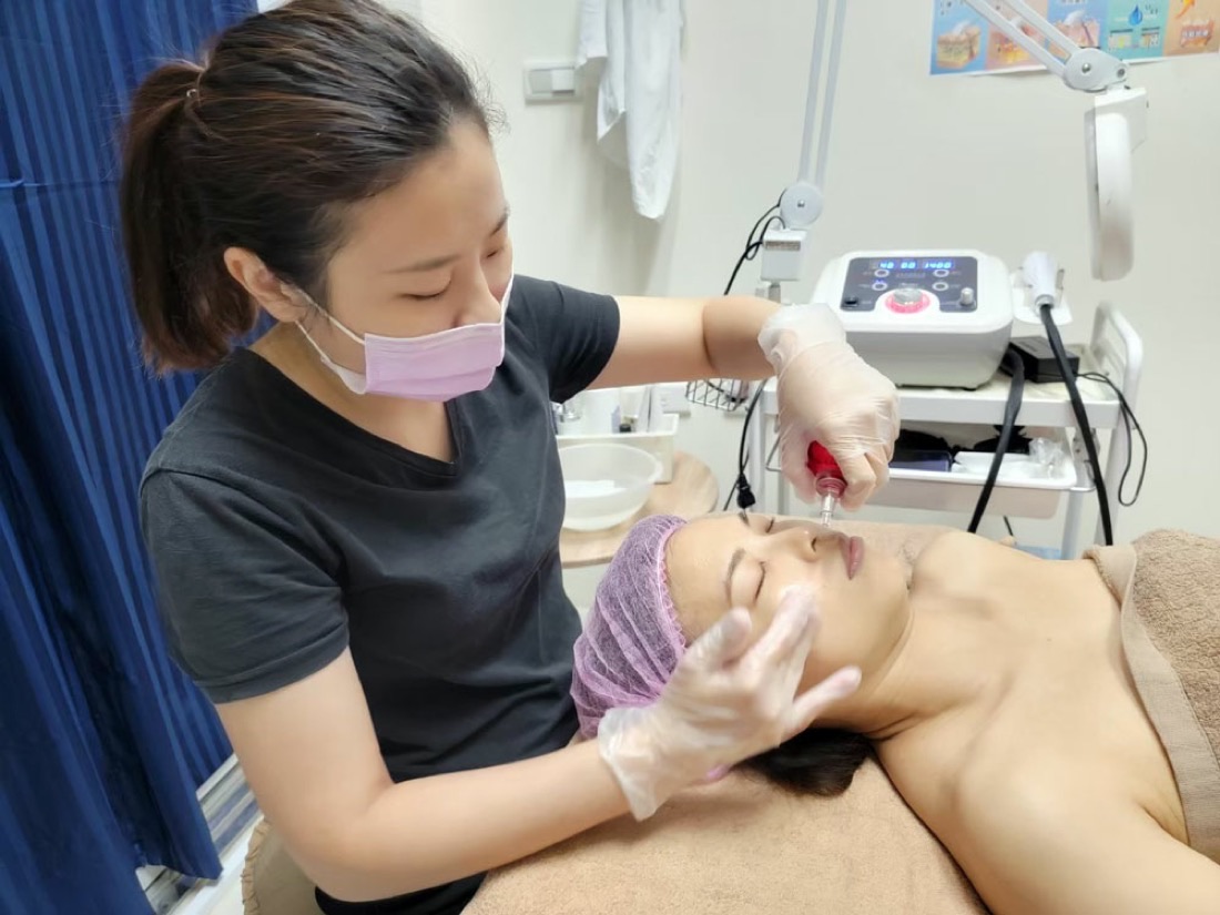 暐恩極緻美學沙龍提拉儀做臉