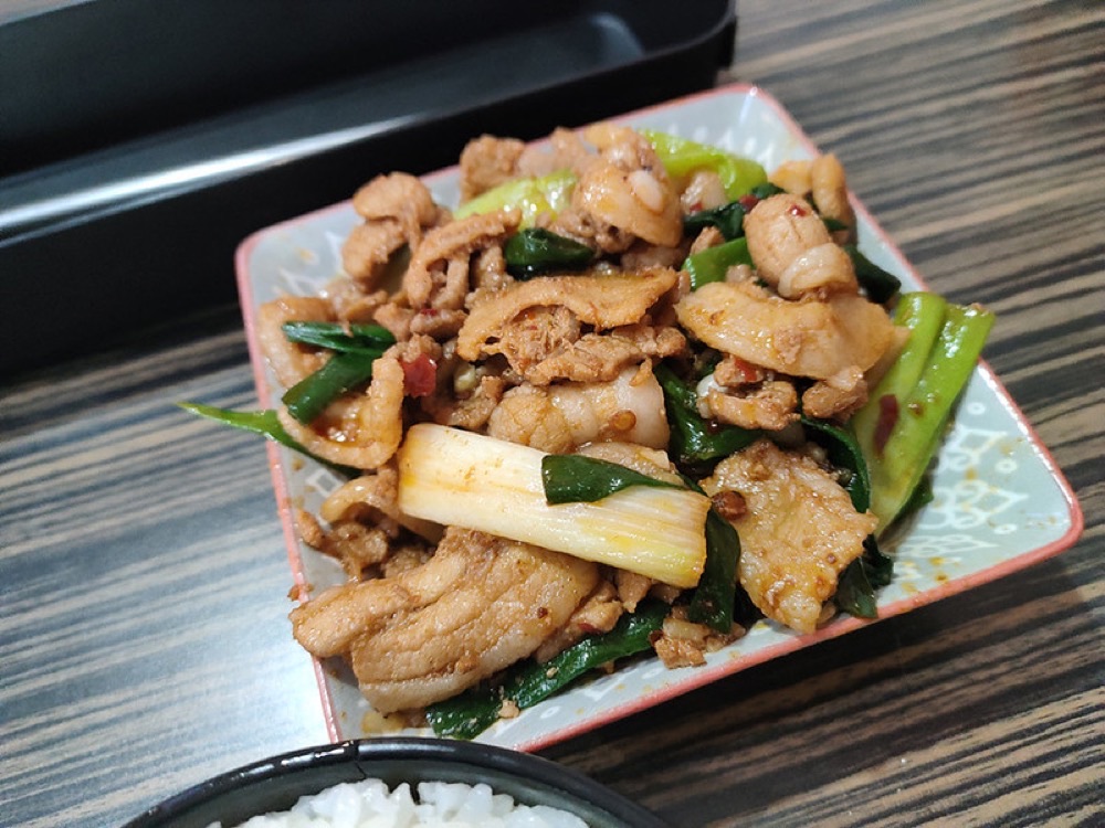 辣嬌程癮川味小炒（蒜苗炒肉）