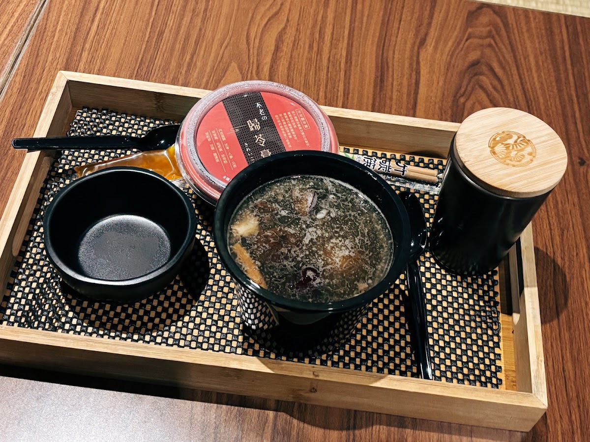 足松足湯茶點服務