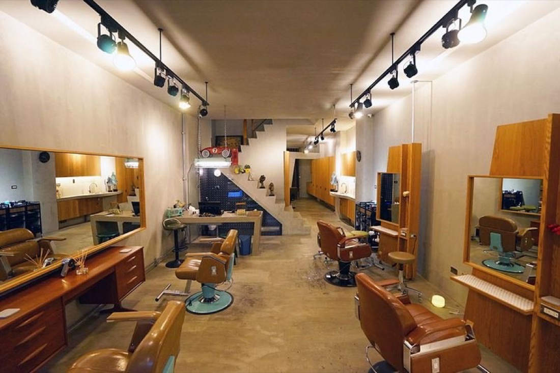 our hair salon 台南安南區極簡工業風美髮沙龍空間