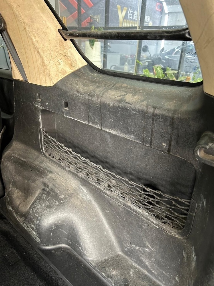 佑鑫台南汽車內裝清潔 工程車車內厚重塵土髒污