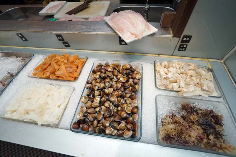 台南XM麻辣鍋 吃到飽海鮮肉片