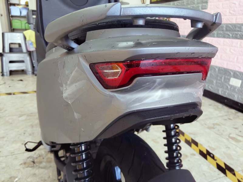 嘉義哈維車體包膜 機車Teckwrap犀牛皮