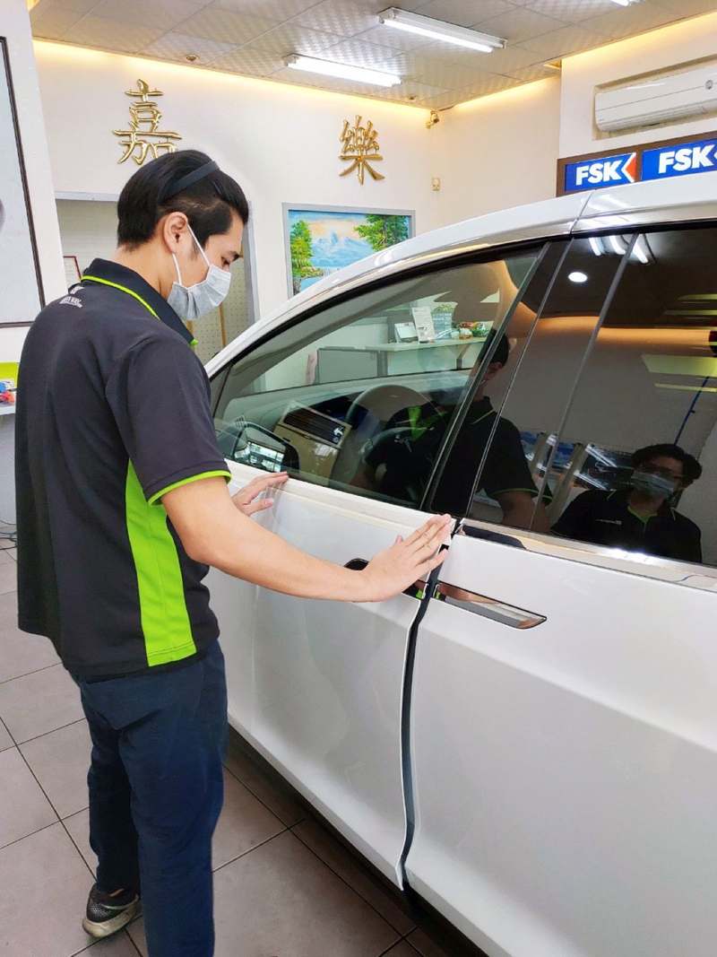 高雄嘉樂汽車隔熱紙 霧化除塵室