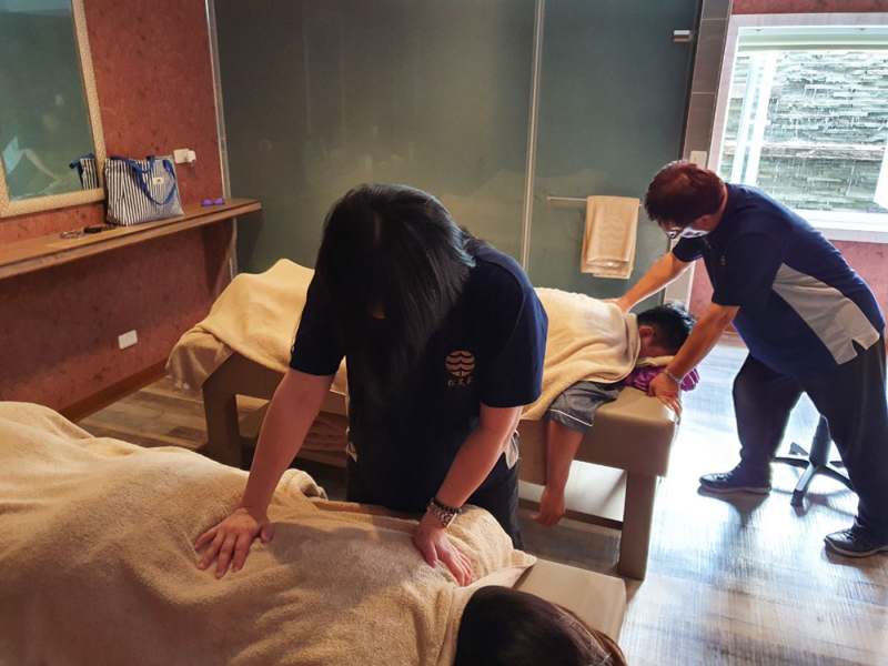 高雄松足霖足體養生館 文山館腳底按摩